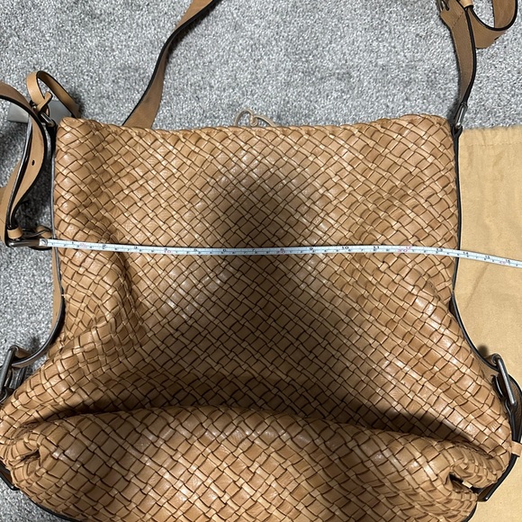 Michael Kors Extra Large Hand Woven Leather Shoulder Bag - Picture 5 of 14